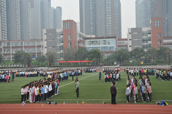 巴蜀中学:初2014级军训掠影和军训标兵